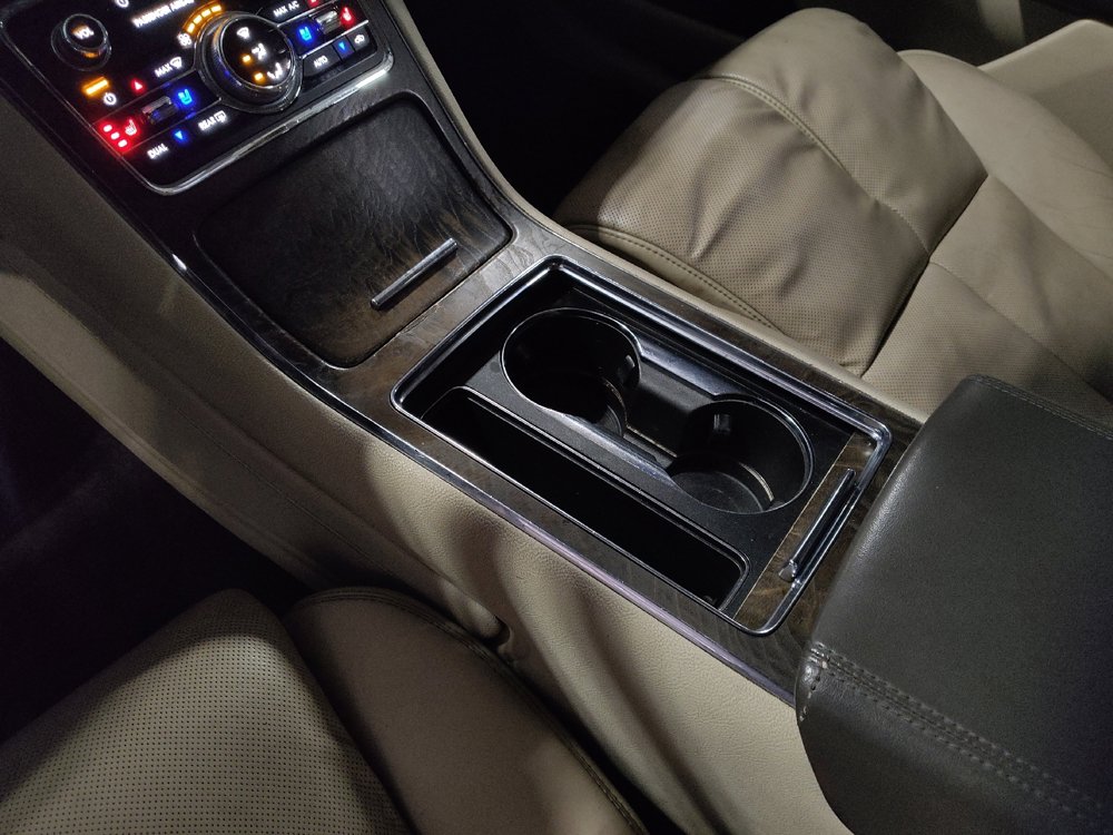 Used 2017 Lincoln Continental Select image 26