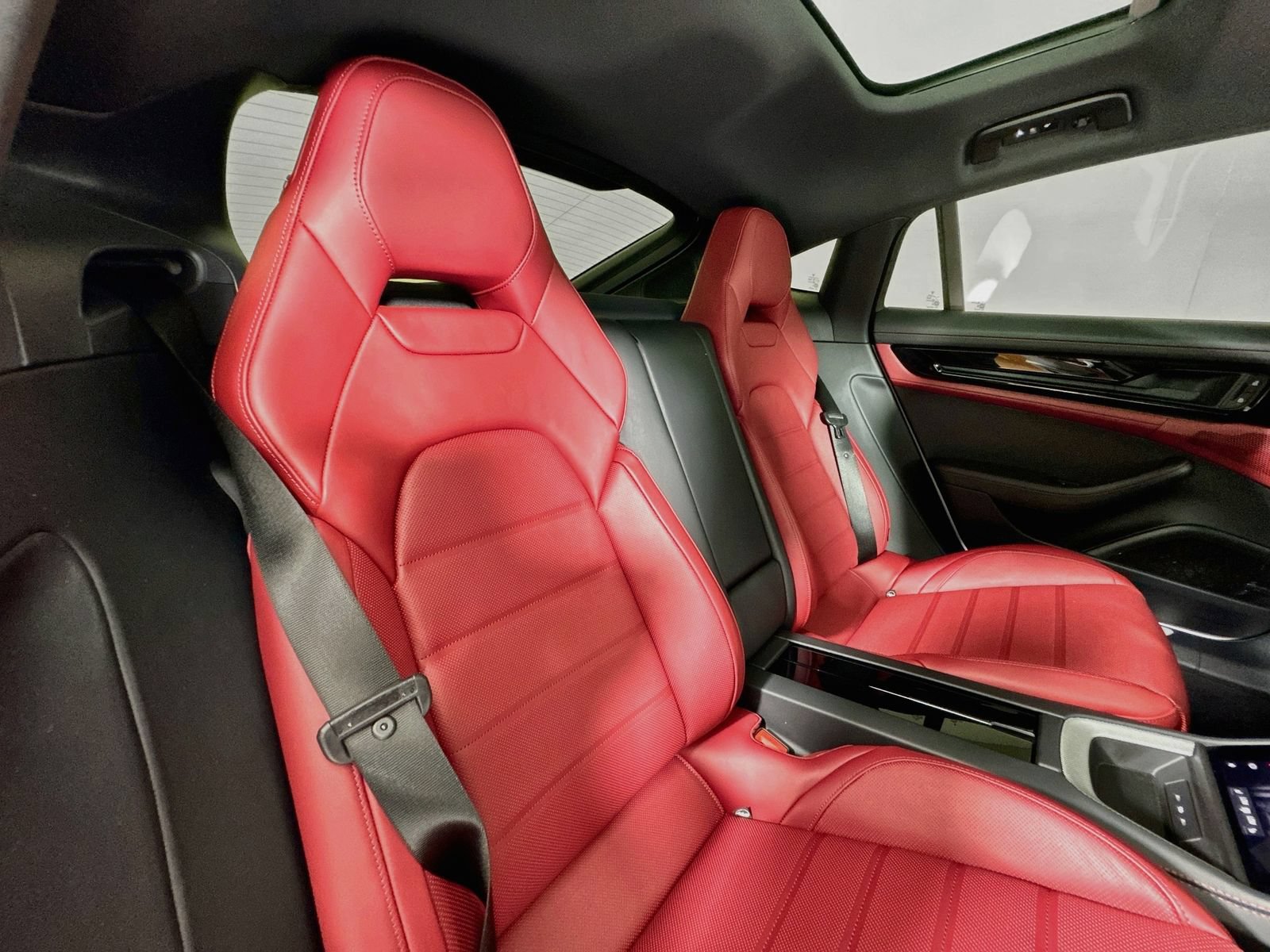 Used 2025 Porsche Panamera 4 AWD/4WD image 27