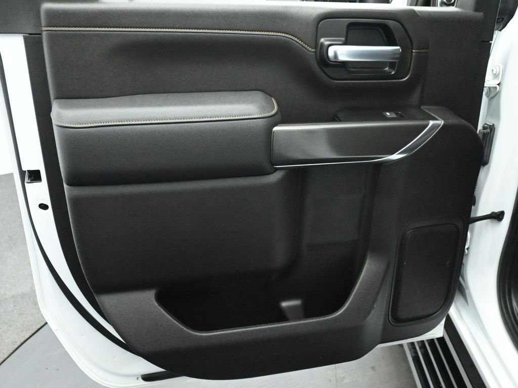 Used 2023 GMC Sierra 3500 AT4 image 13