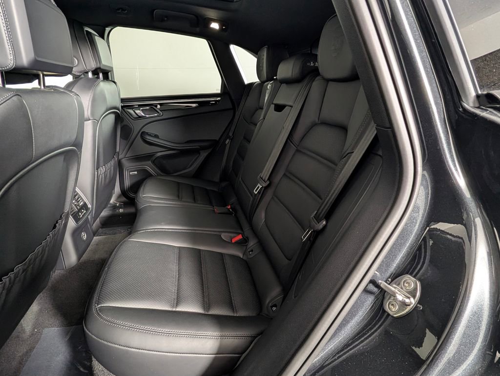 New 2026 Porsche Macan image 26
