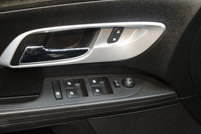 Used 2017 Chevrolet Equinox LS image 17