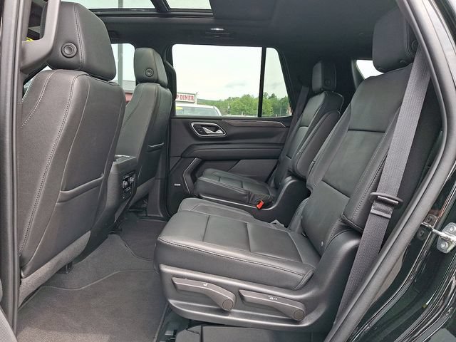Certified 2022 Chevrolet Tahoe Z71 w/ Luxury Package AWD/4WD image 10