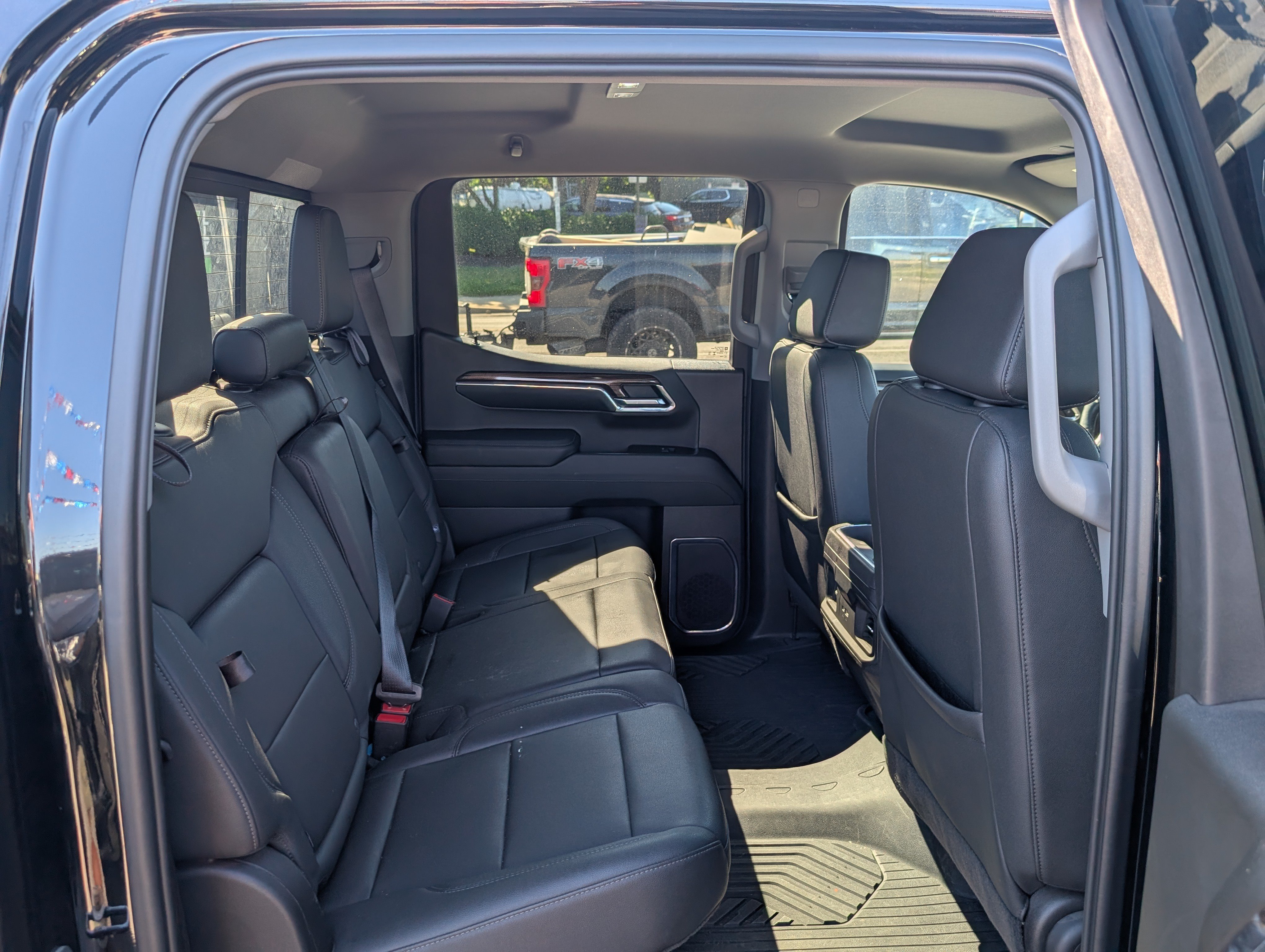 Used 2024 Chevrolet Silverado 1500 LT Trail Boss w/ LT Trail Boss Premium Package AWD/4WD image 13