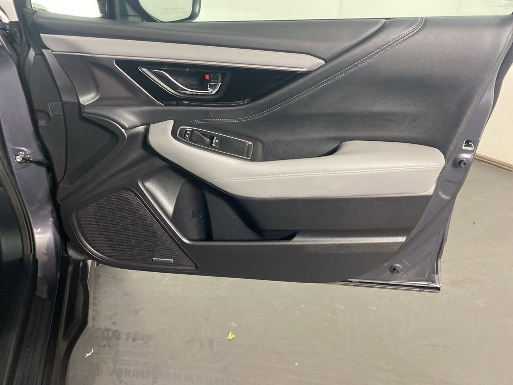 Used 2023 Subaru Outback Limited image 32