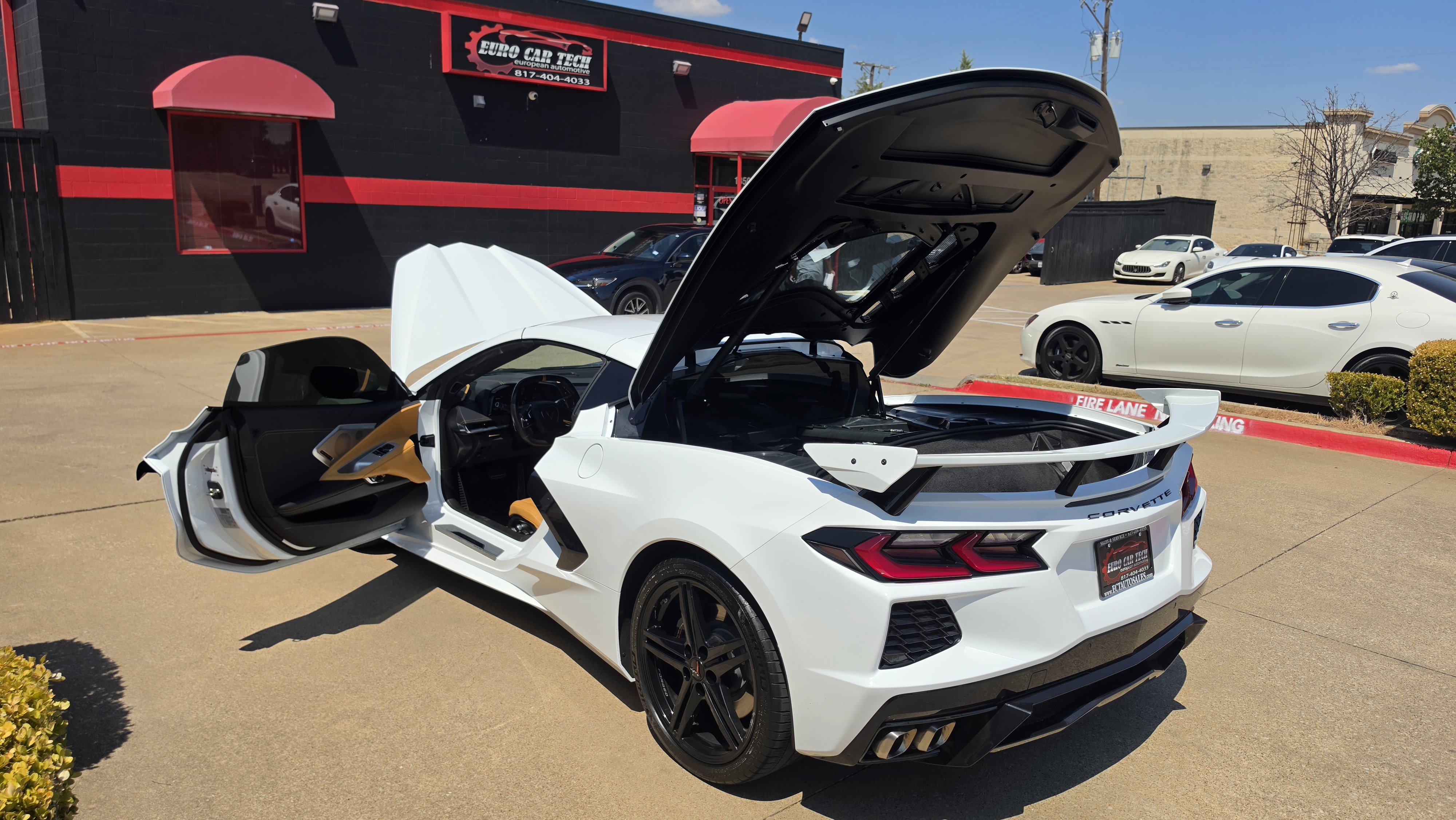 Used 2023 Chevrolet Corvette Stingray Preferred Cpe w/ Z51 Performance Package RWD image 18