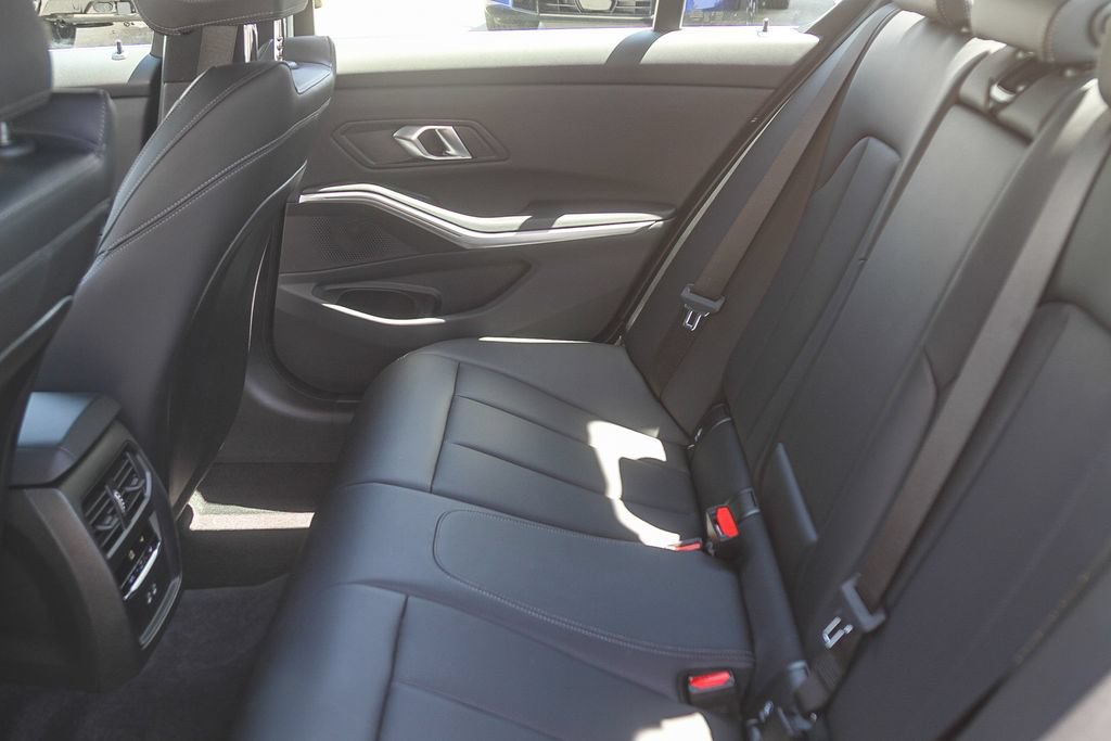 Used 2025 BMW 330i Sedan RWD image 15