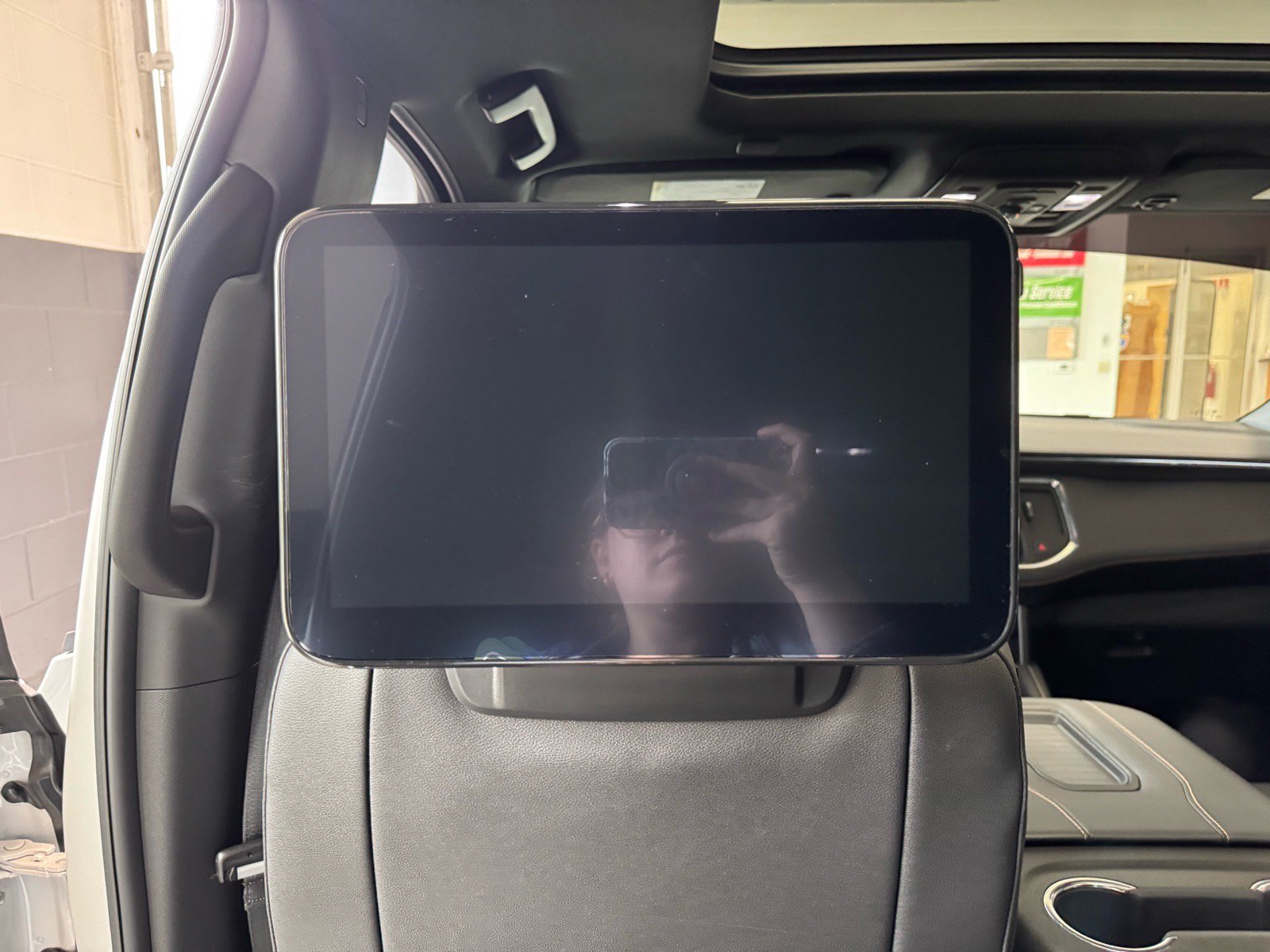 Used 2023 GMC Yukon AT4 w/ Max Trailering Package AWD/4WD image 16