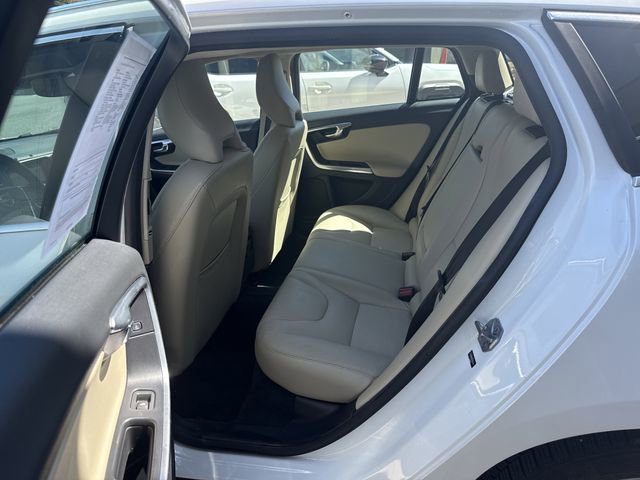 Used 2016 Volvo V60 T5 Platinum image 20