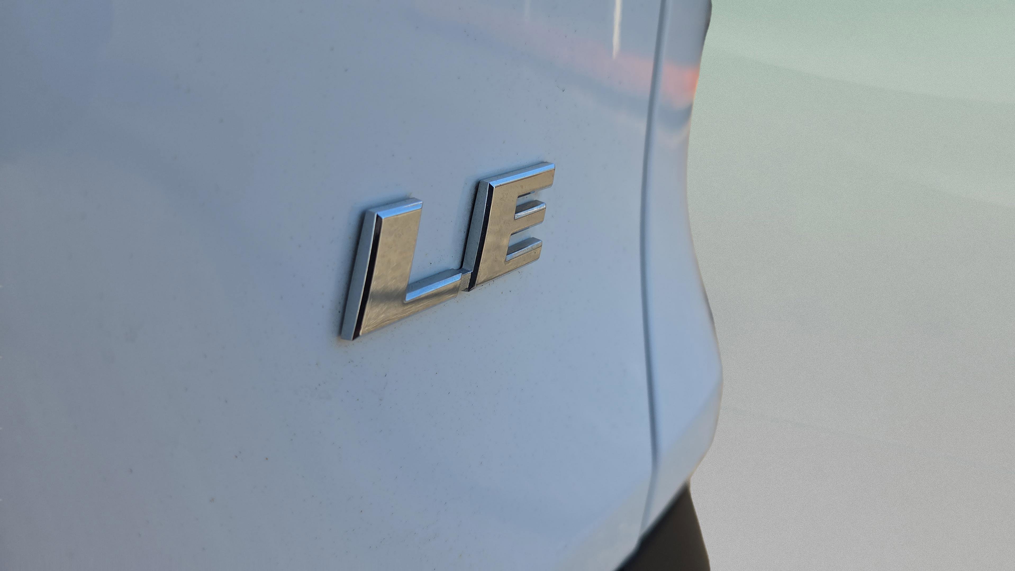 Used 2020 Toyota RAV4 LE image 18