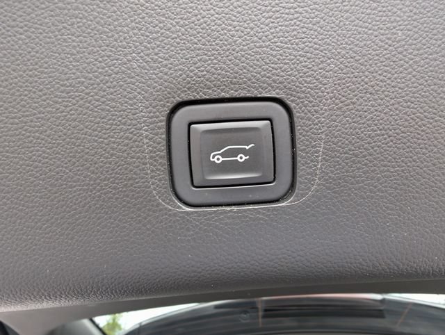 Used 2023 Chevrolet Traverse LT w/ LT Premium Package FWD image 21