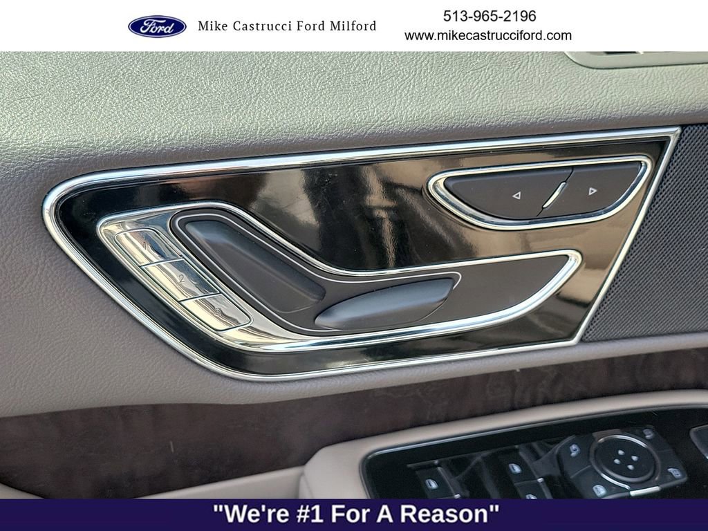 Used 2024 Lincoln Navigator Premiere AWD/4WD image 24