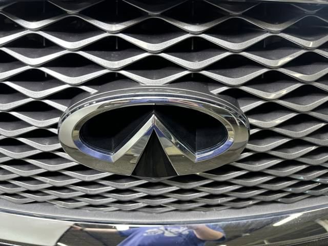 Used 2022 INFINITI QX80 Luxe w/ Cargo Package image 9