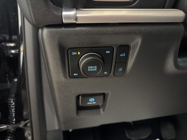 Used 2025 Ford Expedition Active AWD/4WD image 26