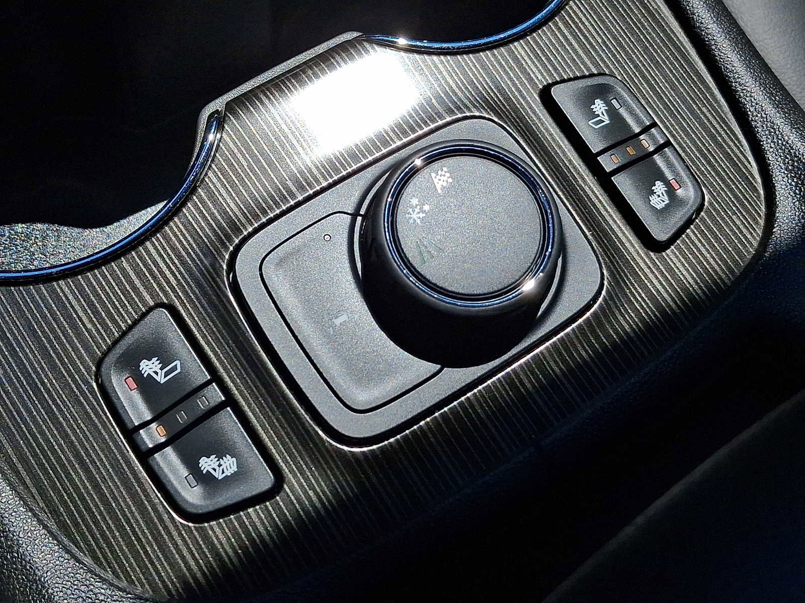 Used 2021 GMC Acadia SLT w/ Elevation Edition FWD image 18