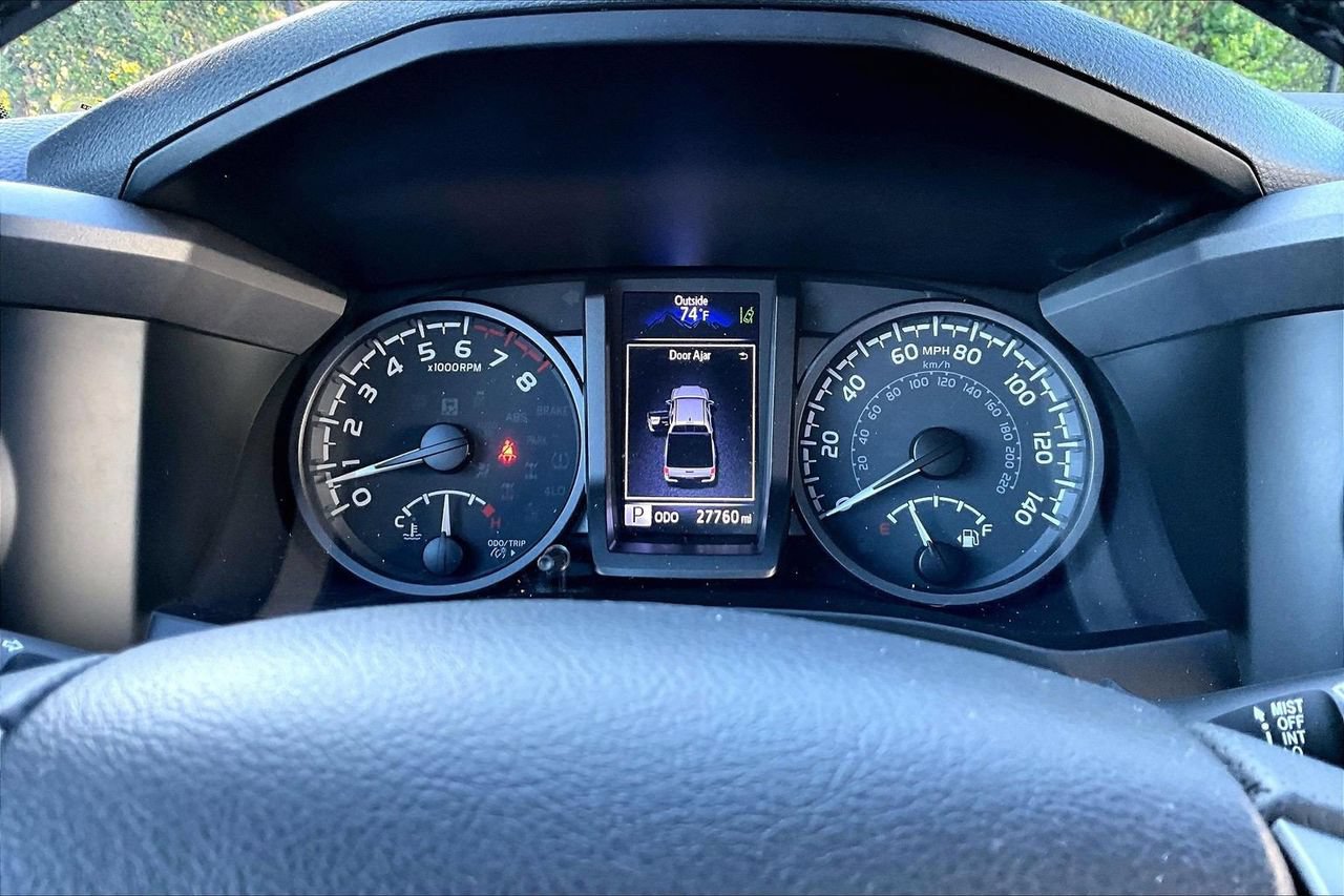 Used 2022 Toyota Tacoma TRD Sport AWD/4WD image 10
