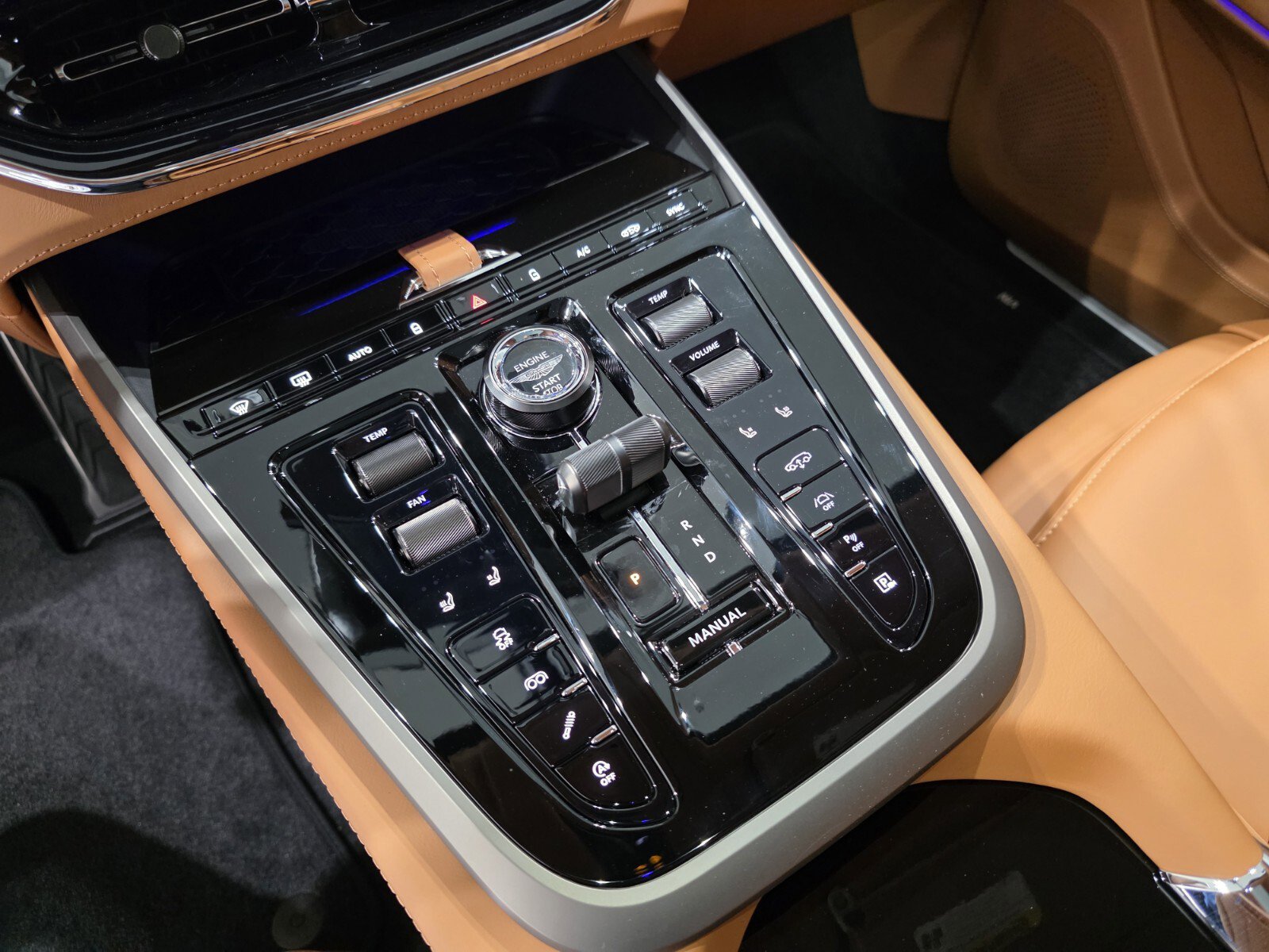 New 2026 Aston Martin DBX 707 AWD/4WD image 15