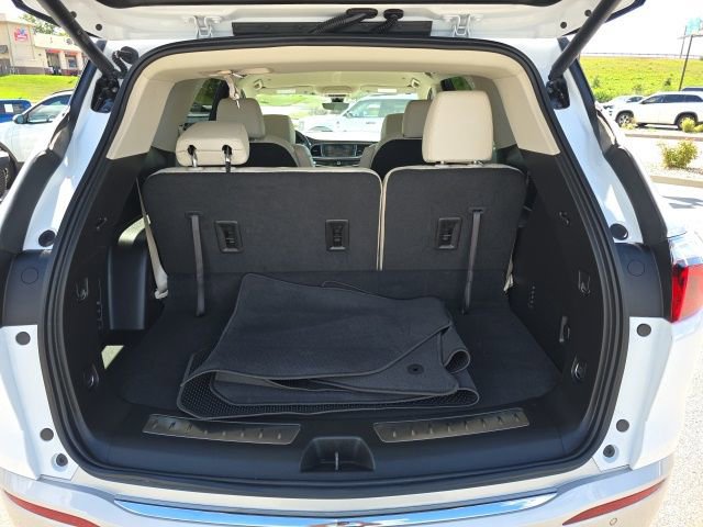 Used 2024 Buick Enclave Essence w/ Technology Package image 16