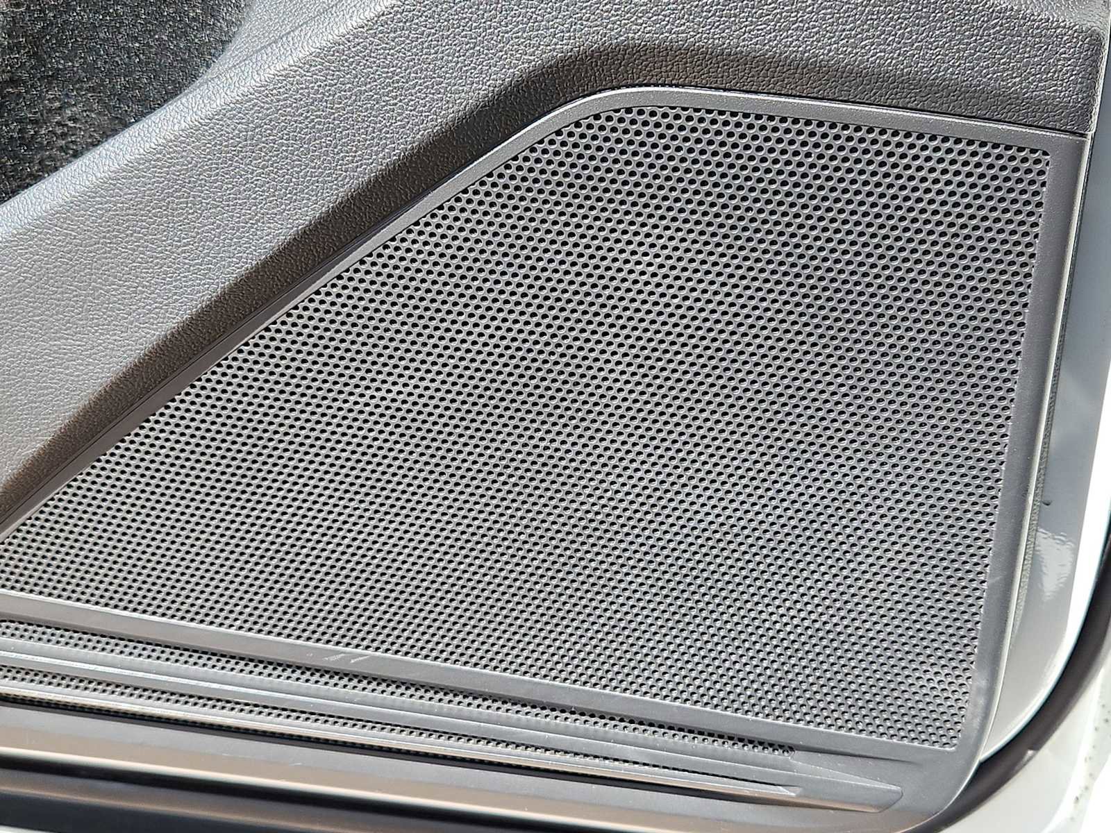 Used 2022 Volkswagen Tiguan S image 30