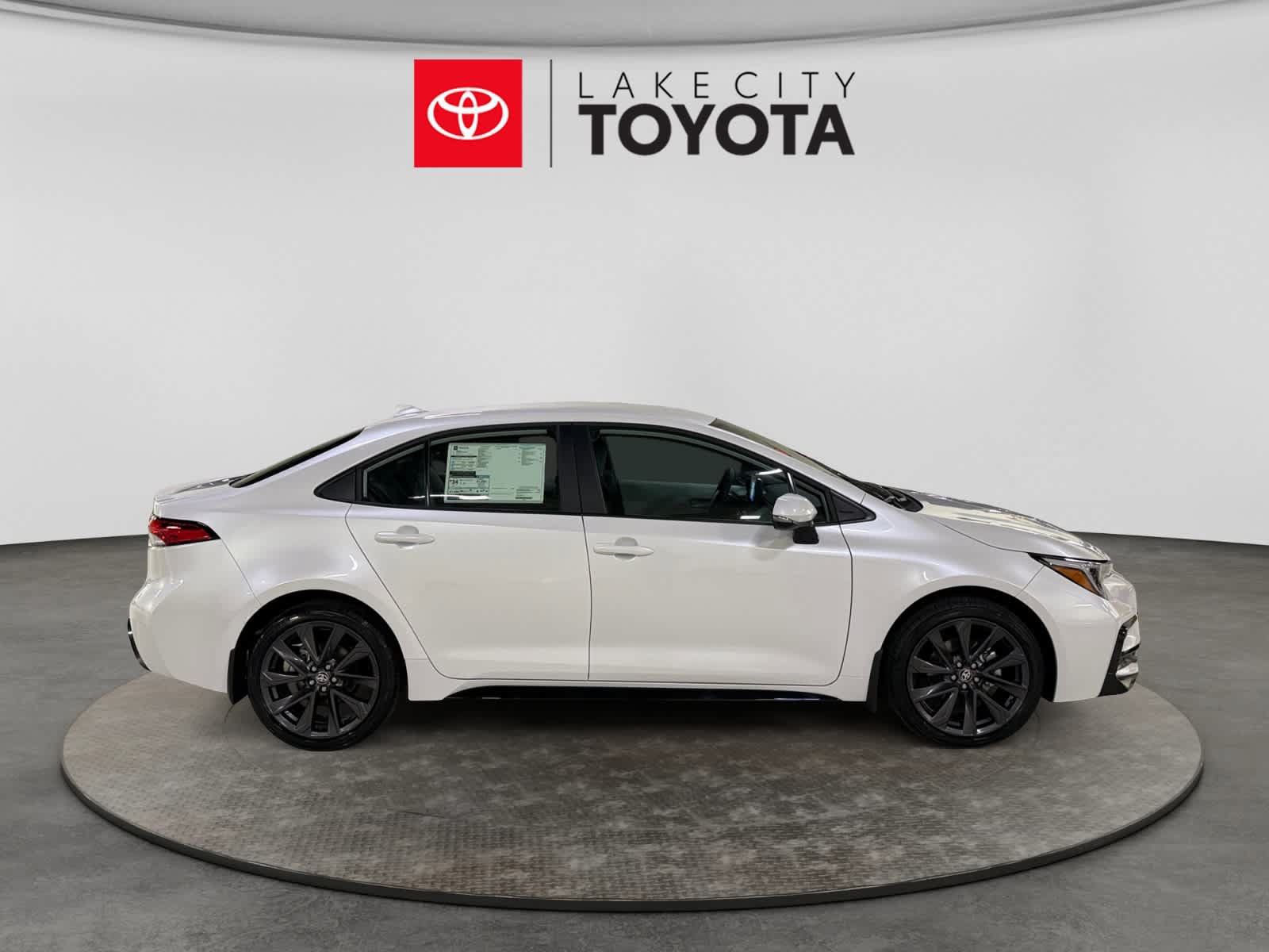 New 2026 Toyota Corolla SE FWD image 7