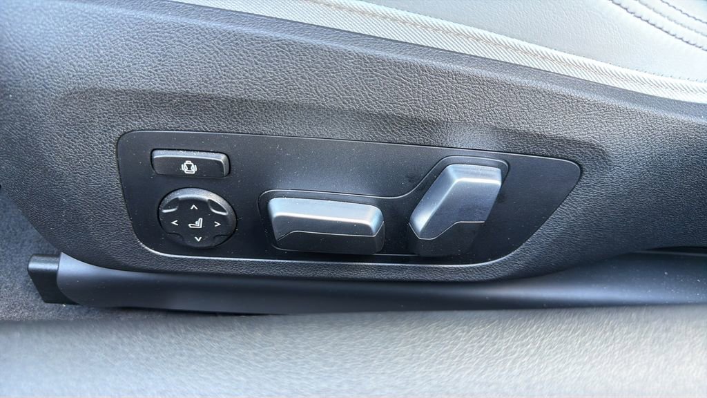 Used 2025 BMW M8 Competition image 7