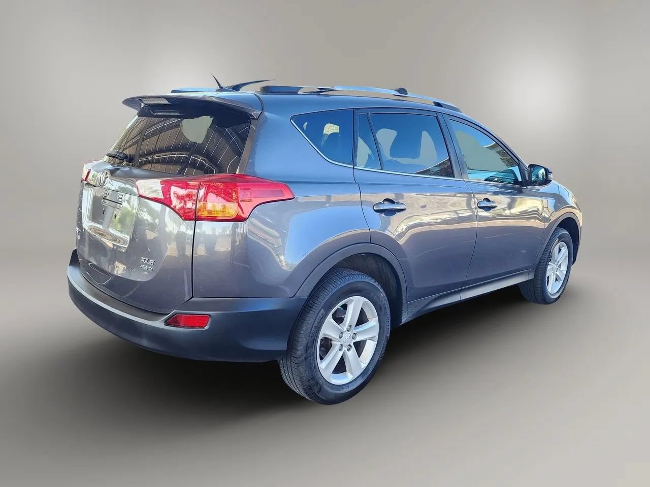 Used 2014 Toyota RAV4 XLE AWD/4WD image 7