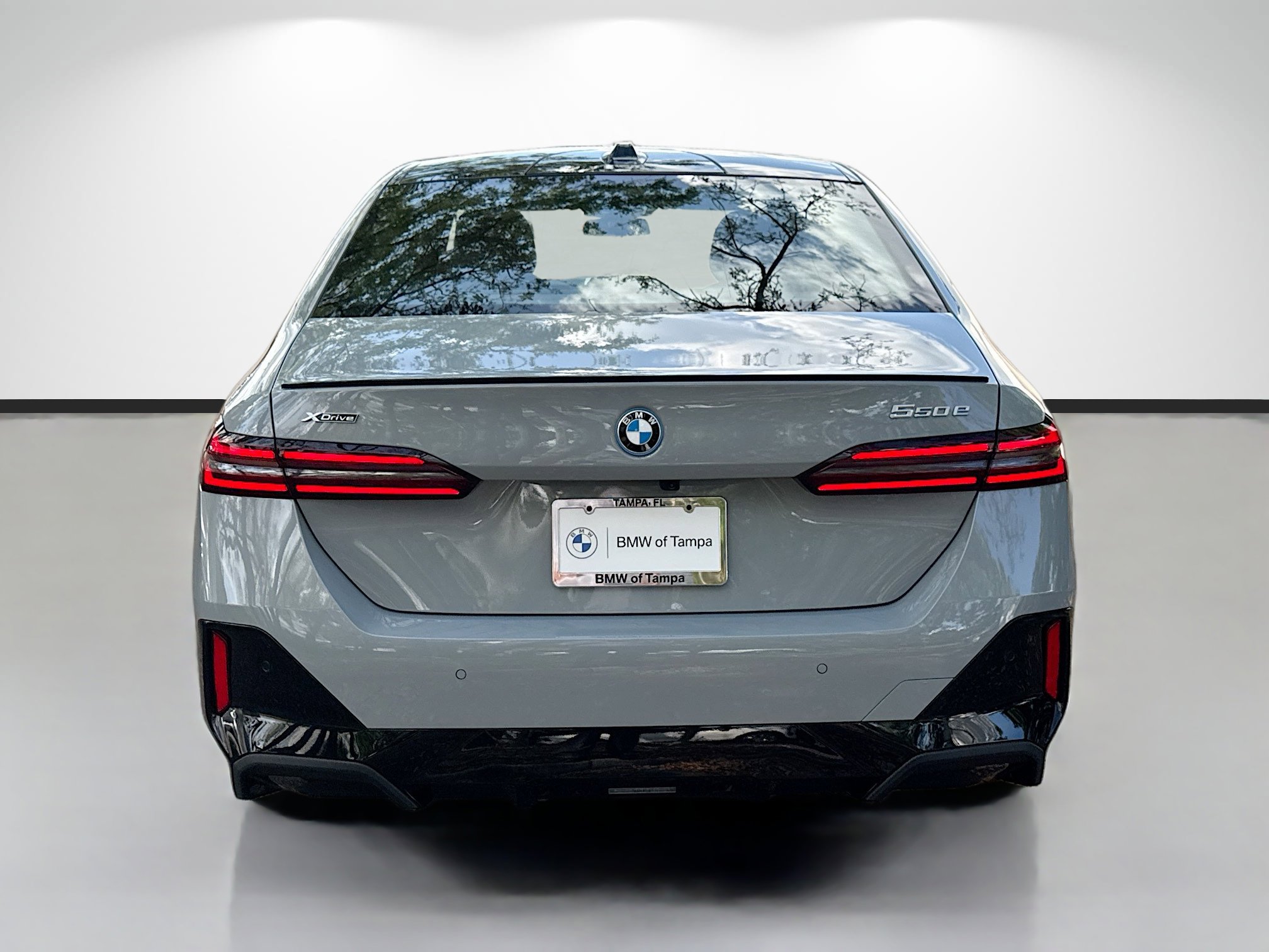 New 2026 BMW 550e xDrive w/ Executive Package AWD/4WD image 4
