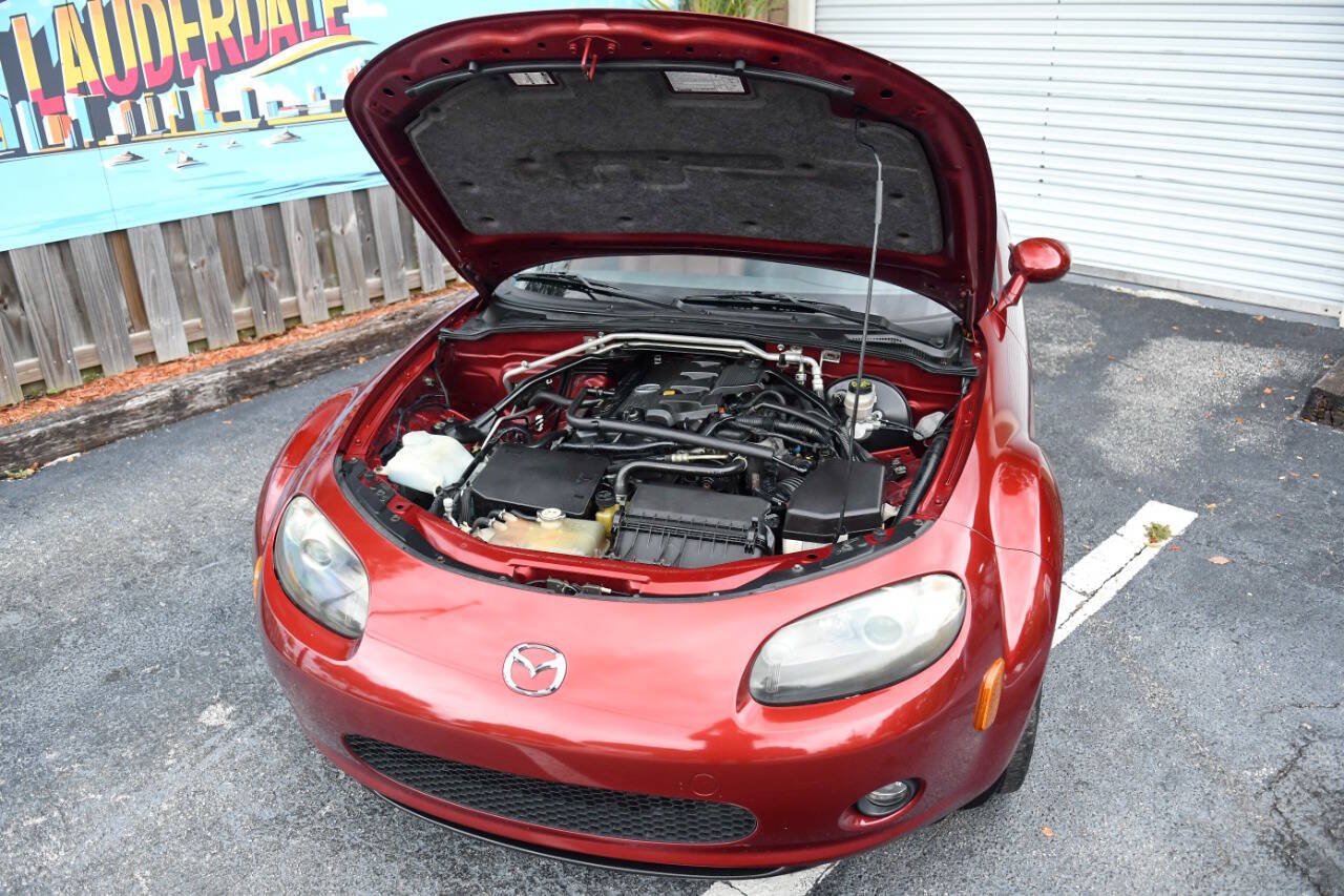 Used 2006 MAZDA MX-5 Miata Grand Touring w/ Premium Pkg RWD image 22