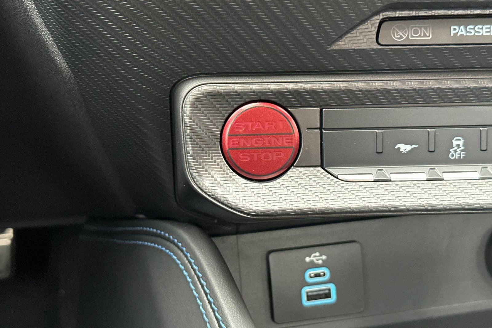 New 2025 Ford Mustang Dark Horse image 22