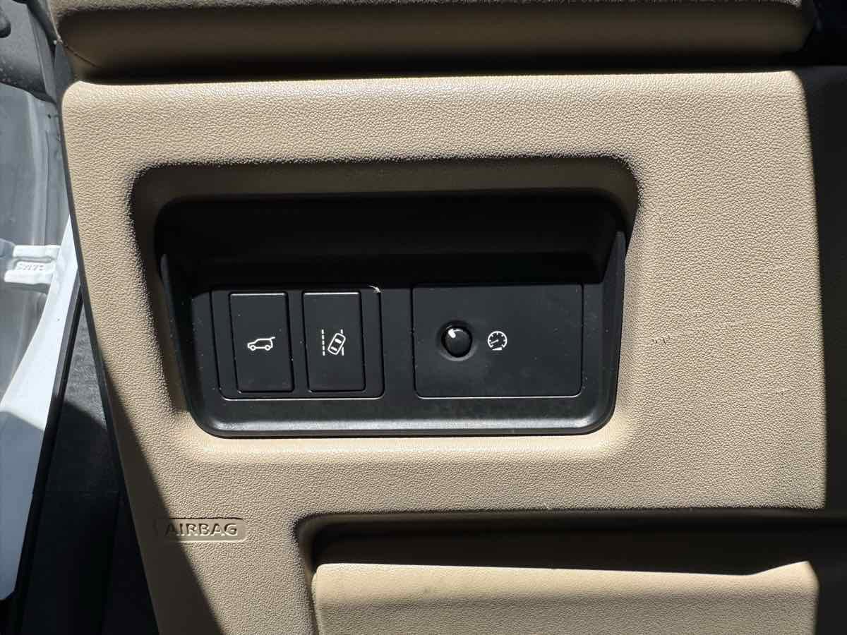 Used 2018 Land Rover Discovery Sport HSE image 10