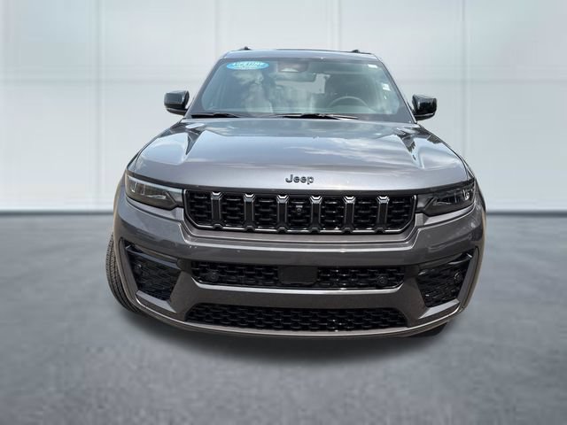 Used 2026 Jeep Grand Cherokee Limited AWD/4WD image 6
