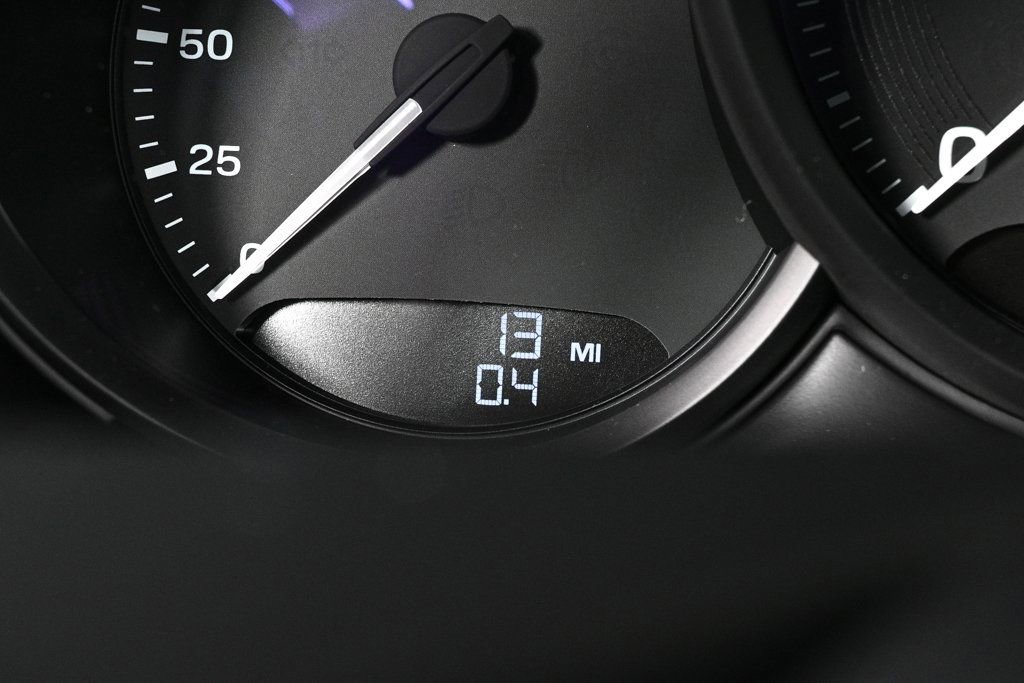 New 2026 Porsche Macan image 12