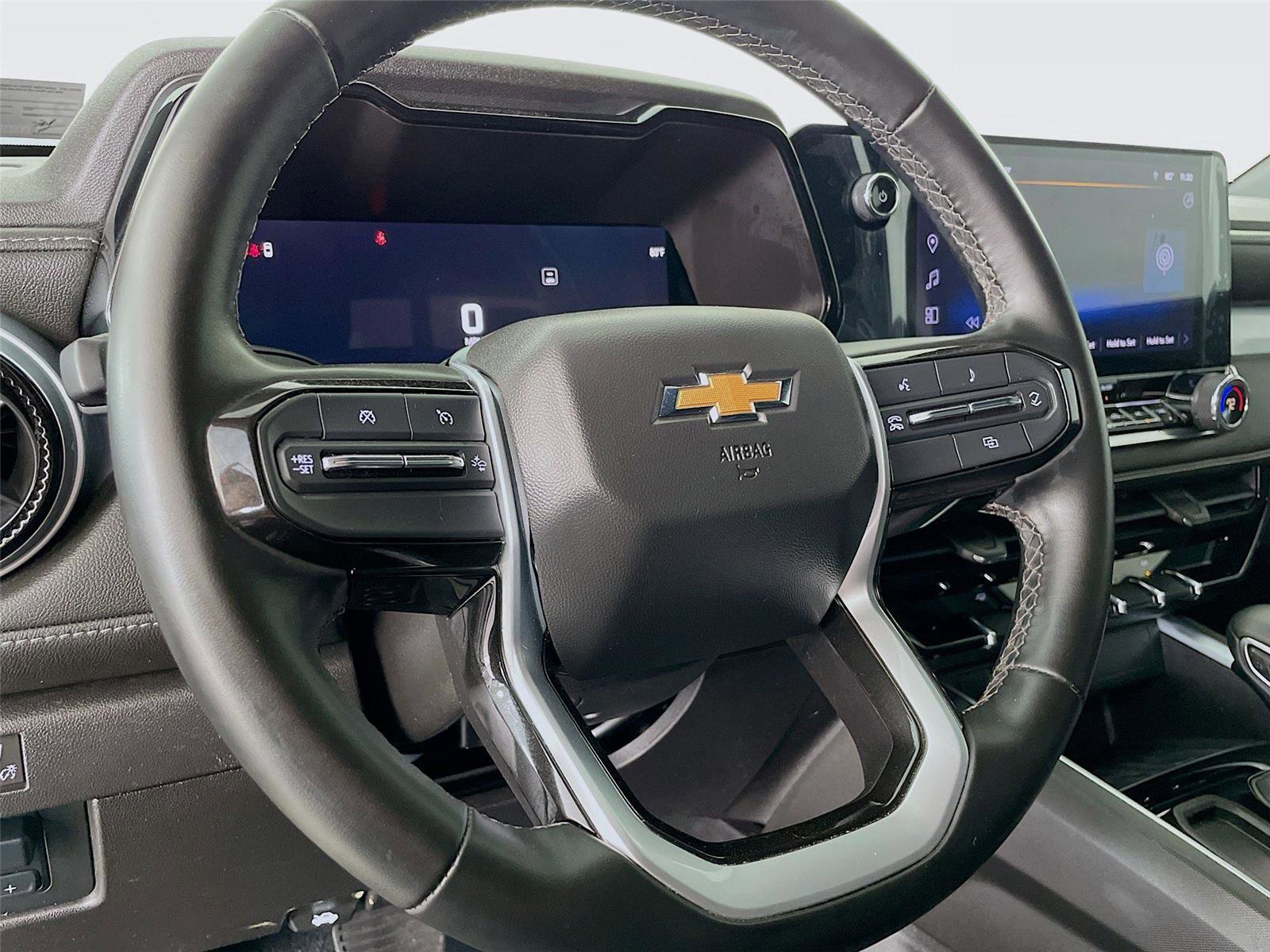 Used 2024 Chevrolet Colorado LT w/ LT Convenience Package image 14