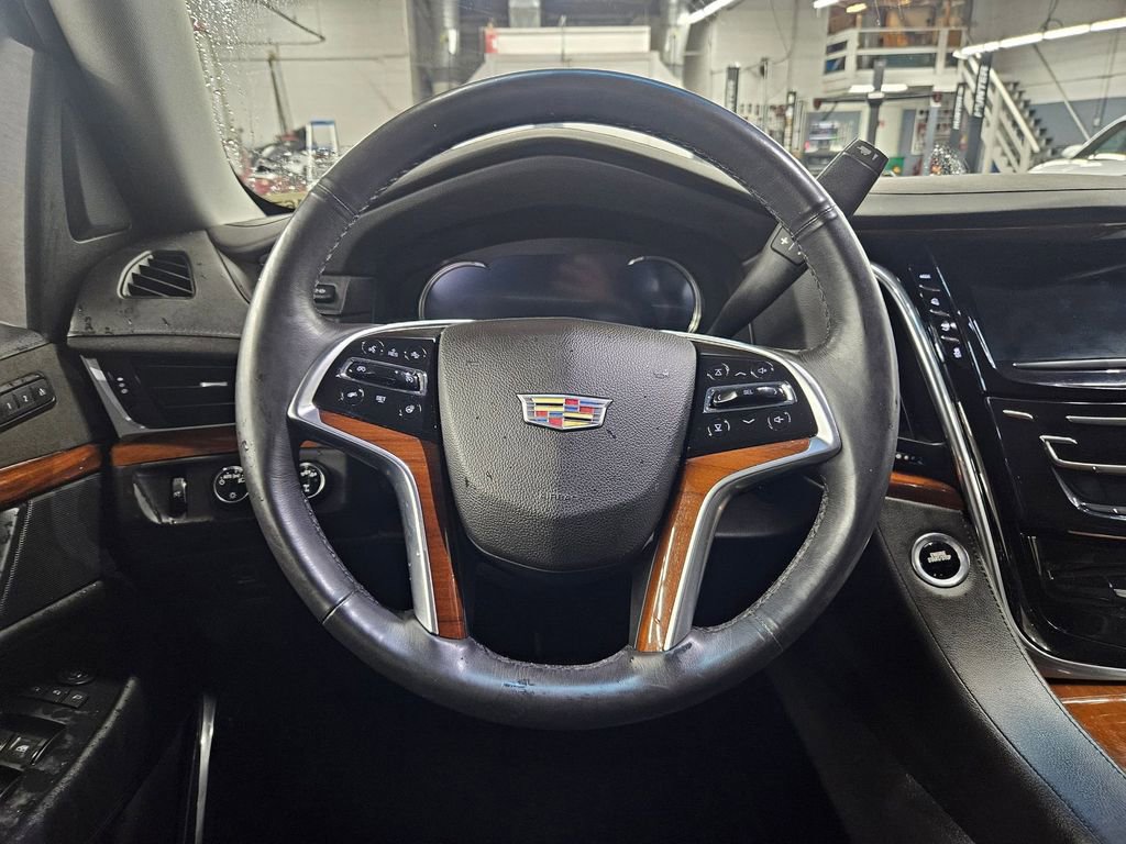 Used 2018 Cadillac Escalade Premium Luxury image 15