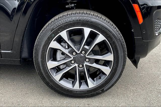New 2025 Jeep Grand Cherokee L Overland image 12