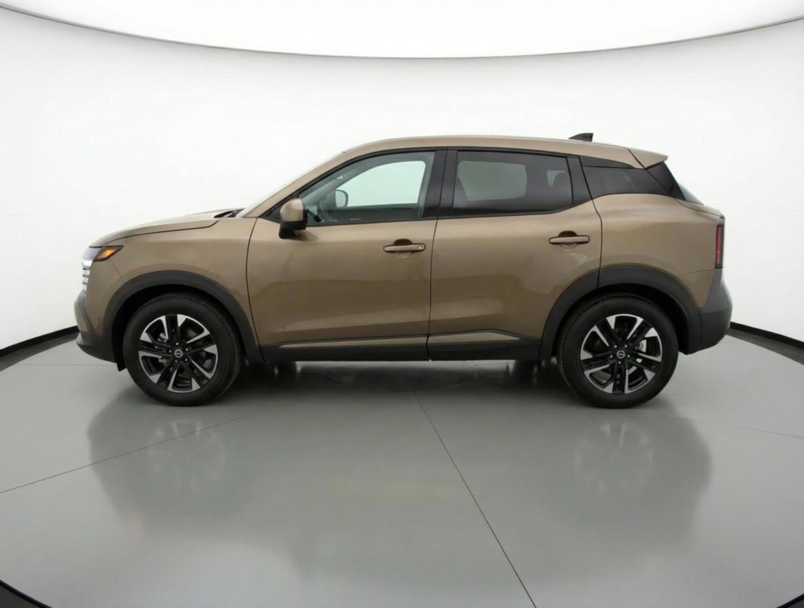 Used 2025 Nissan Kicks SV image 5