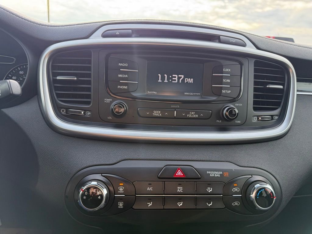 Used 2016 Kia Sorento LX image 8