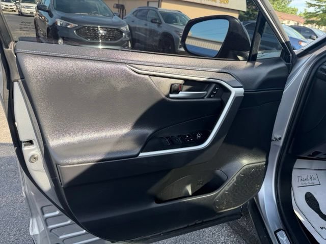 Used 2023 Toyota RAV4 XSE AWD/4WD image 20