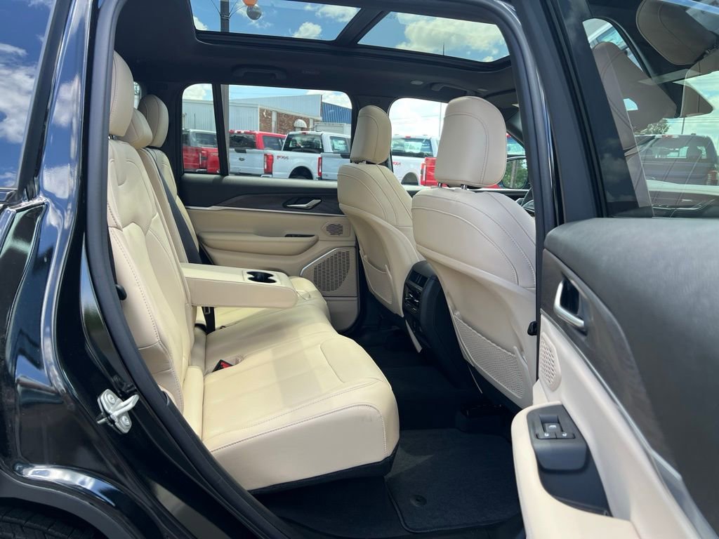 Used 2024 Jeep Grand Cherokee Limited 4xe image 23