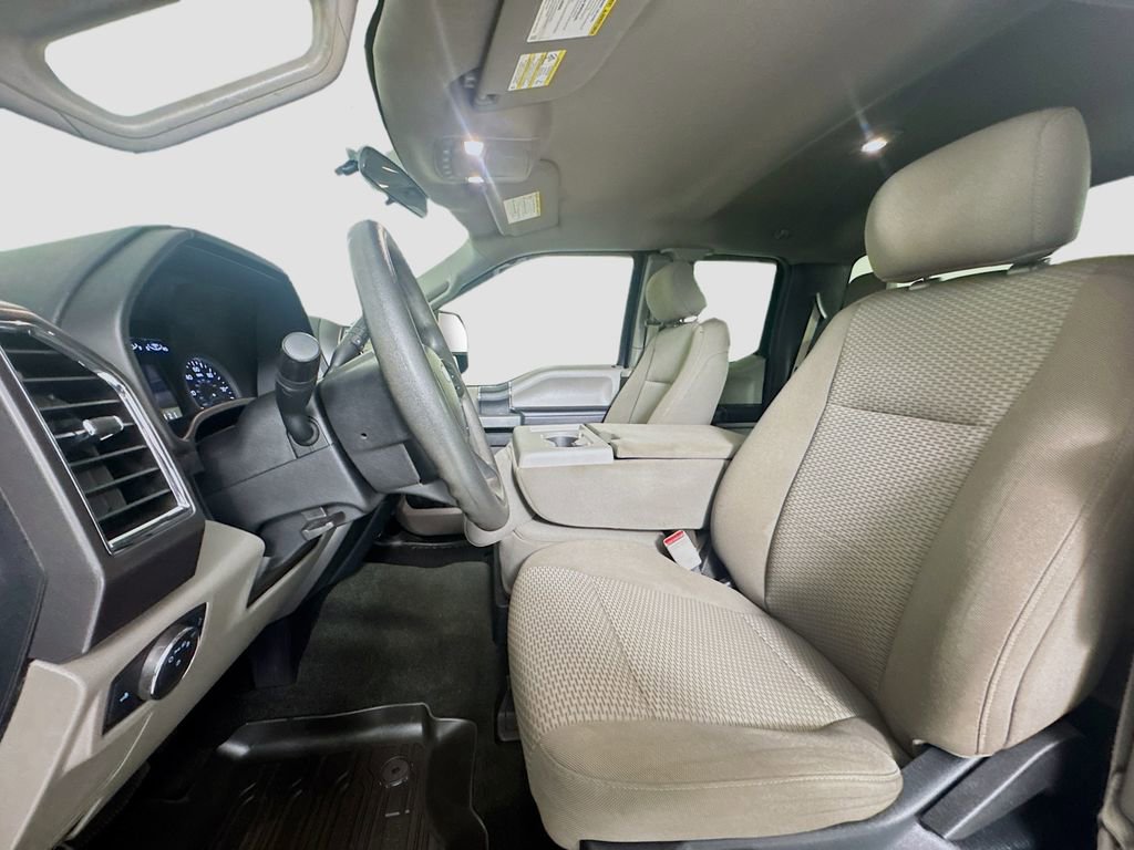 Used 2017 Ford F350 XLT w/ Camper Package image 8