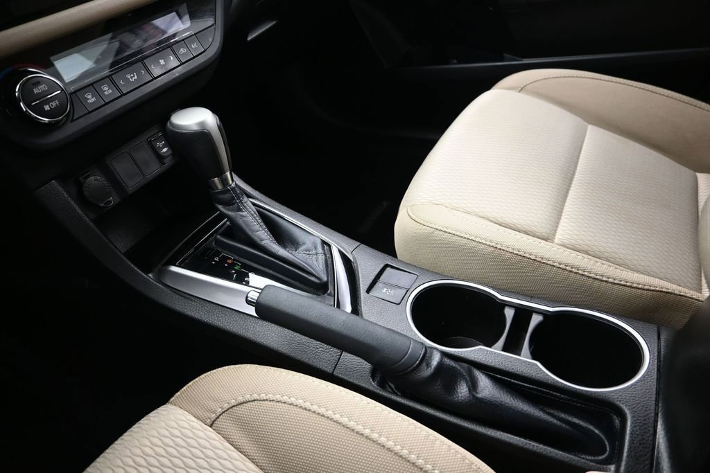 Used 2016 Toyota Corolla LE FWD image 15