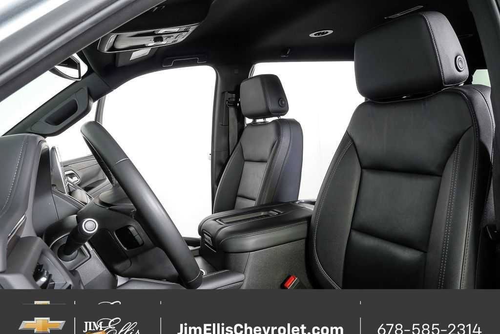 Certified 2024 Chevrolet Suburban LT RWD image 6