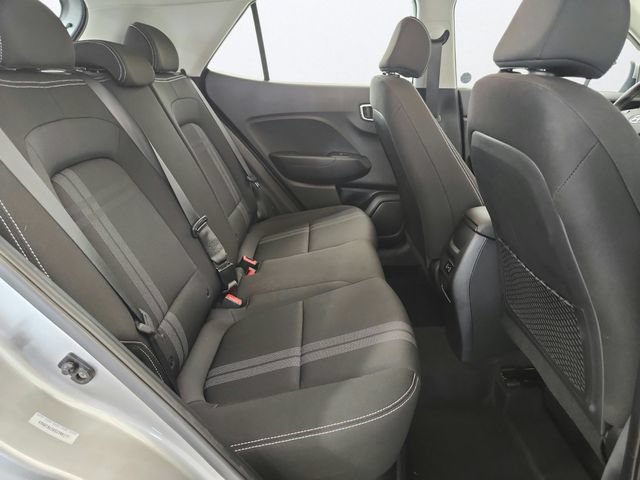 Used 2025 Hyundai Venue SEL FWD image 25