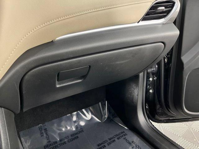 Used 2023 Chevrolet Traverse LS FWD image 35