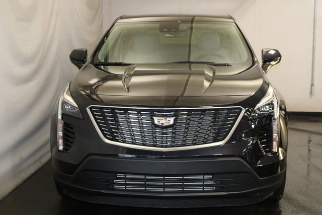 Certified 2022 Cadillac XT4 Luxury w/ Cold Weather Package image 3