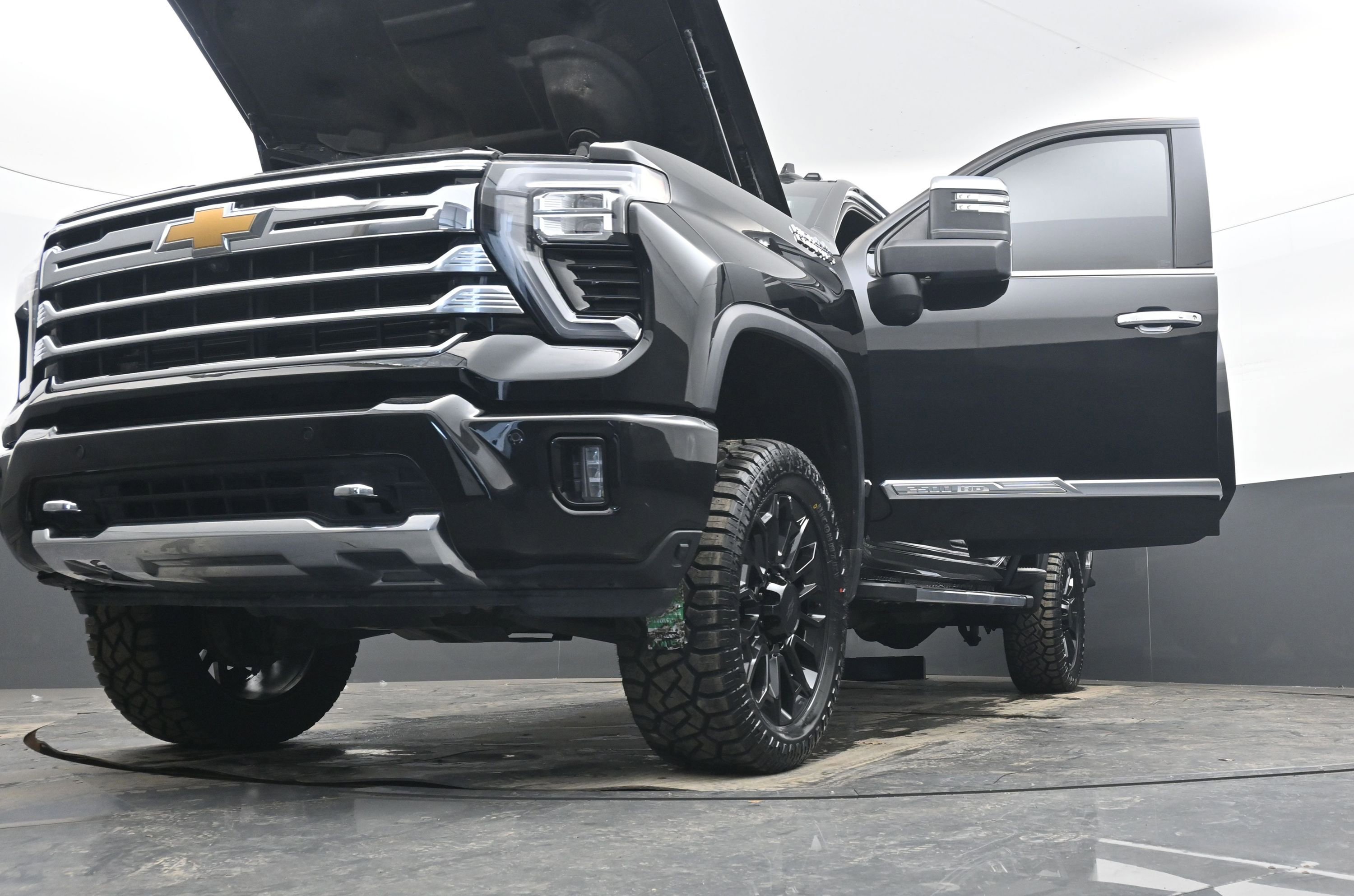 Used 2024 Chevrolet Silverado 2500 High Country w/ Technology Package image 37