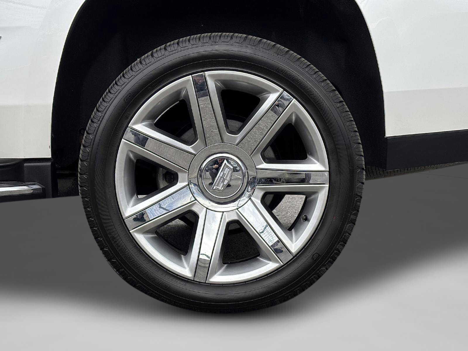 Used 2020 Cadillac Escalade Luxury image 14