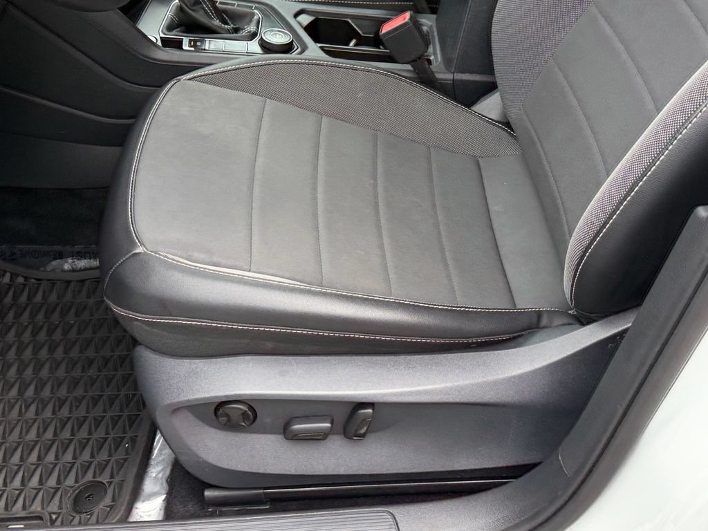 Used 2022 Volkswagen Taos SE AWD/4WD image 25
