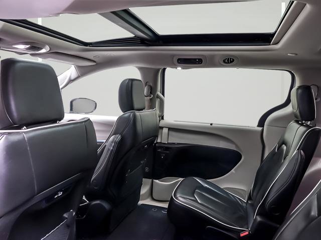 Used 2023 Chrysler Pacifica Limited image 12