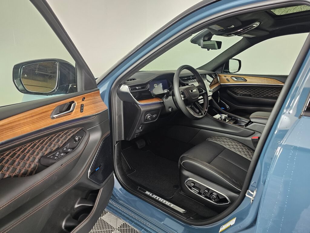 New 2026 Jeep Grand Cherokee L Summit AWD/4WD image 22