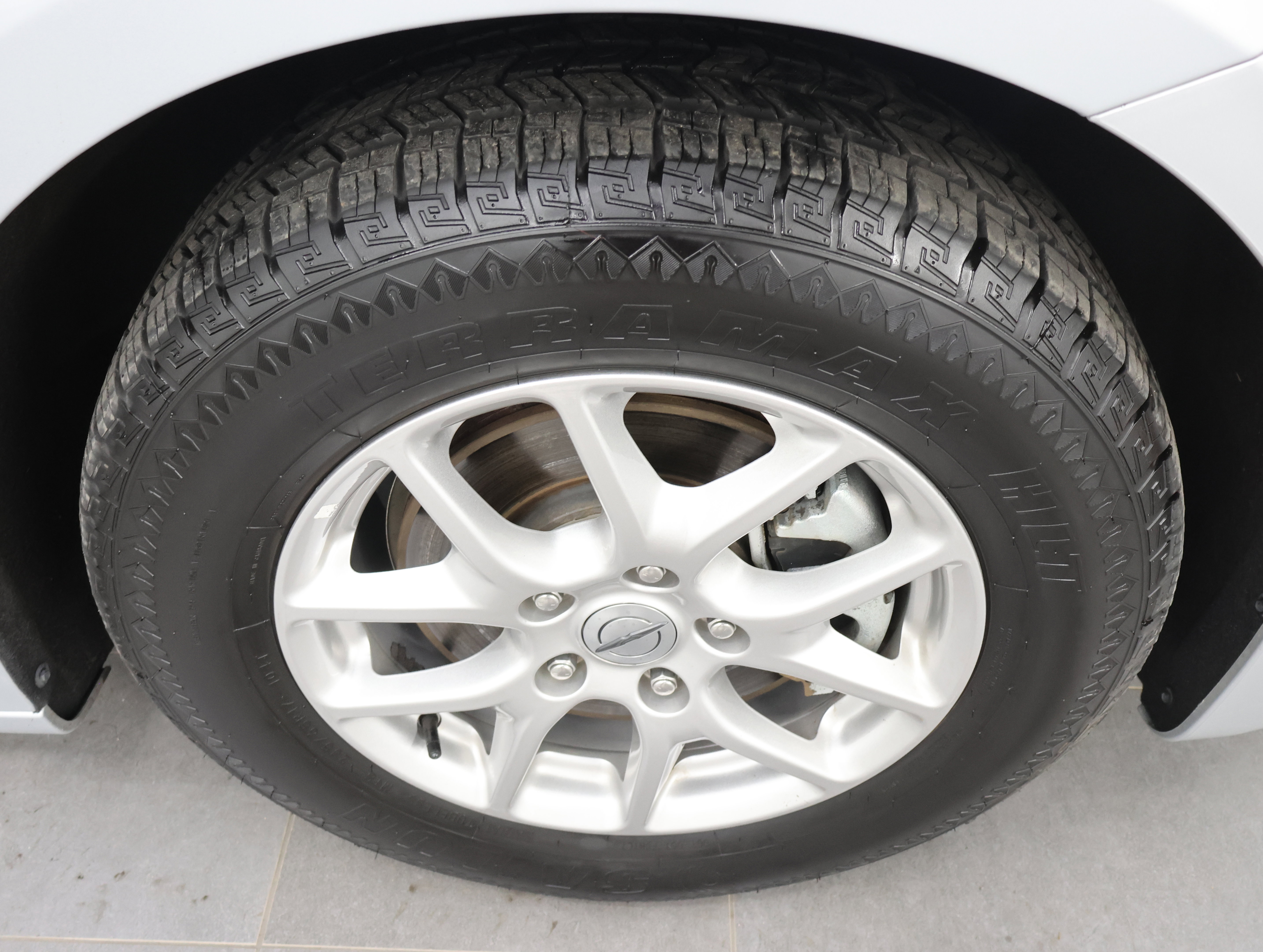 Used 2024 Chrysler Pacifica Touring-L FWD image 3